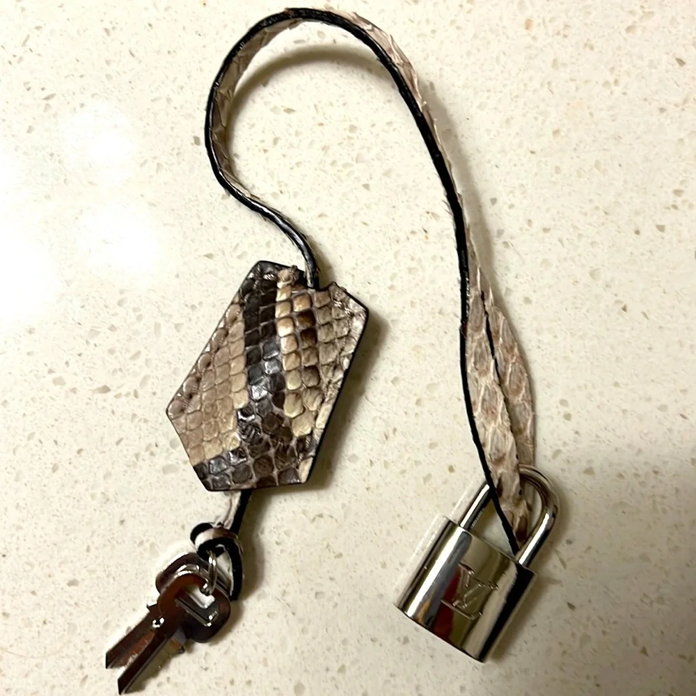 Louis Vuitton Rare Python Clochette with Silver Lock & Keys. Key #300. - Picture 1 of 3